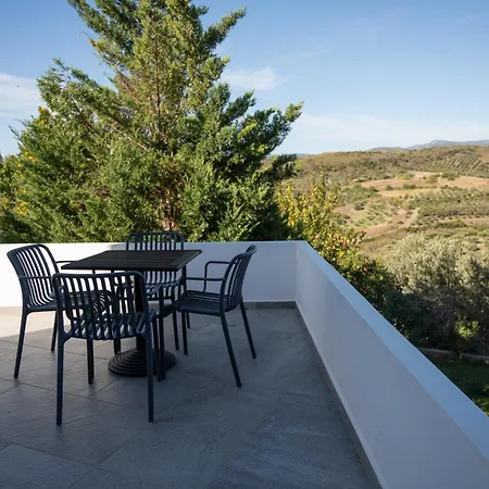 Evanthia Large Garden & Mountain View * Agios Georgios (Tamyneoi)
